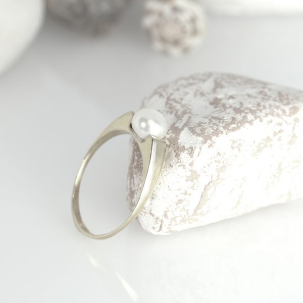 Pearl white gold ring black friday By Gilat Artzi Jewelry 7